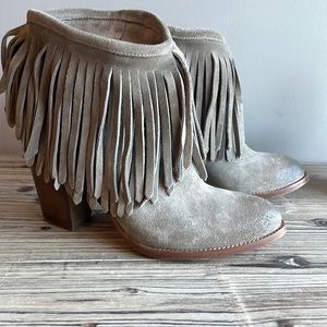 Frye fringe booties size 9 like new no flaws